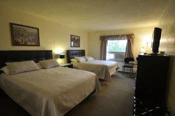 Beaverlodge Motor Inn Екстер'єр фото